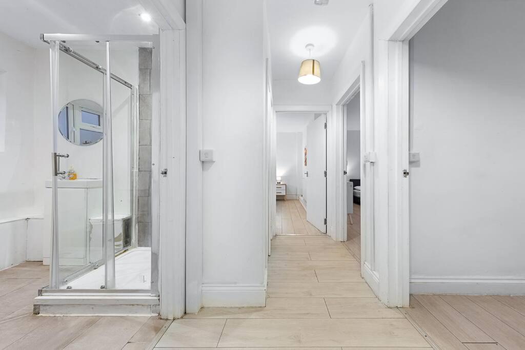 Holiday Home Near Kings Cross Sleep 12 Sp7 Лондон Екстериор снимка
