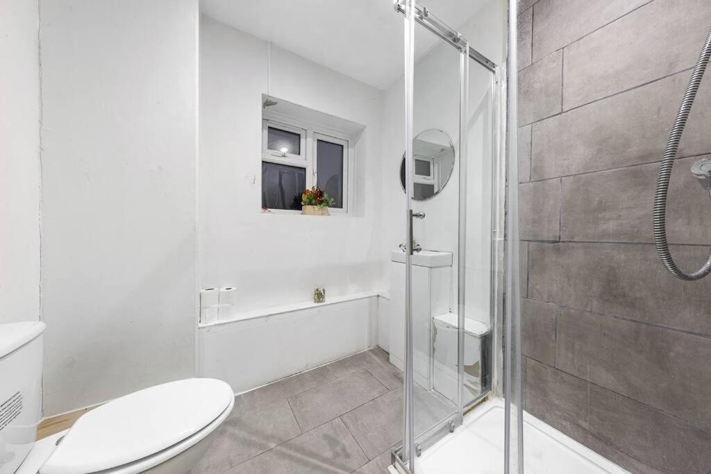 Holiday Home Near Kings Cross Sleep 12 Sp7 Лондон Екстериор снимка