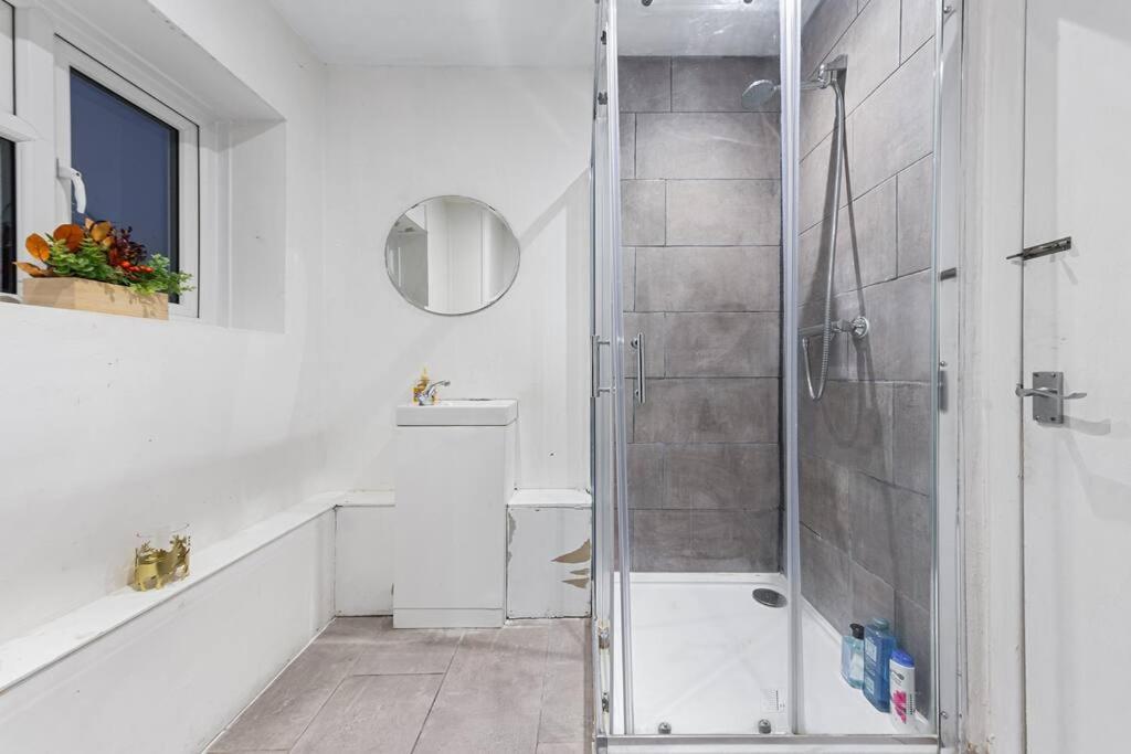 Holiday Home Near Kings Cross Sleep 12 Sp7 Лондон Екстериор снимка