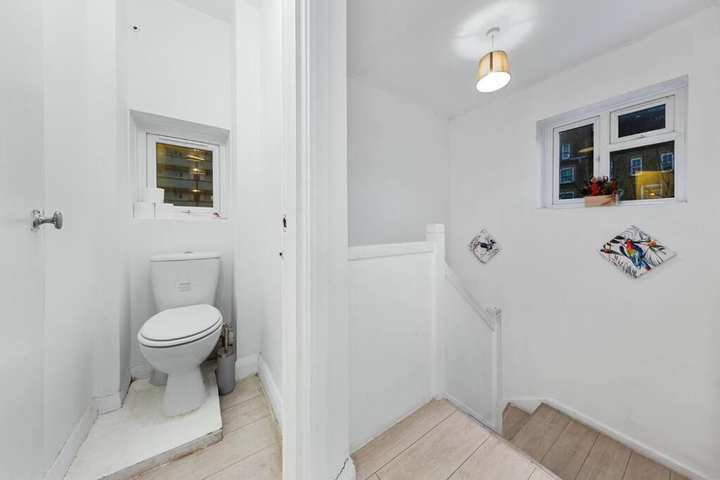 Holiday Home Near Kings Cross Sleep 12 Sp7 Лондон Екстериор снимка