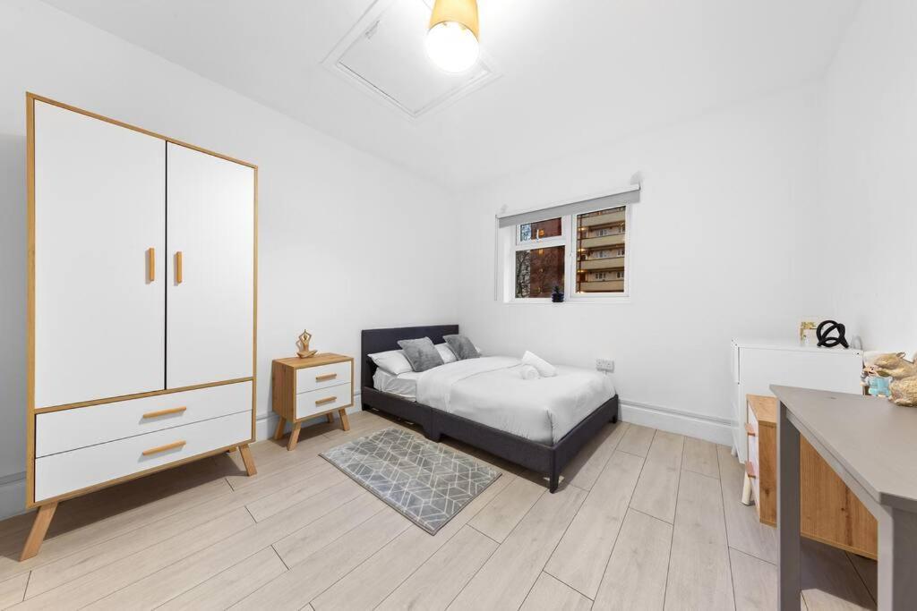 Holiday Home Near Kings Cross Sleep 12 Sp7 Лондон Екстериор снимка