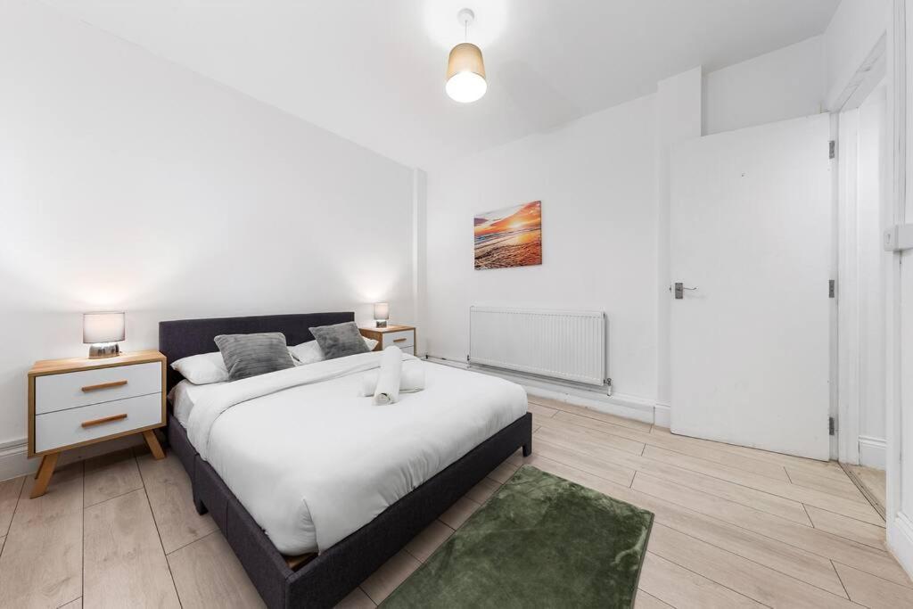Holiday Home Near Kings Cross Sleep 12 Sp7 Лондон Екстериор снимка