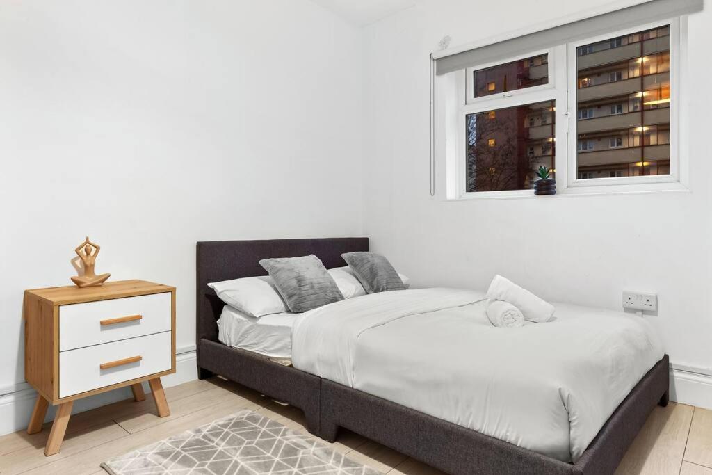 Holiday Home Near Kings Cross Sleep 12 Sp7 Лондон Екстериор снимка