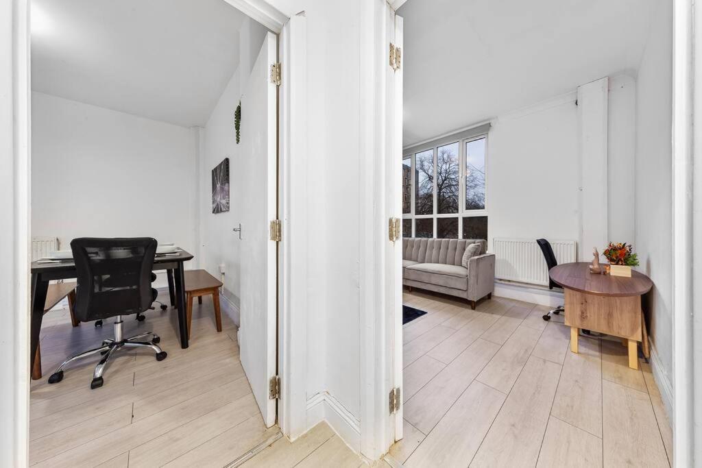 Holiday Home Near Kings Cross Sleep 12 Sp7 Лондон Екстериор снимка