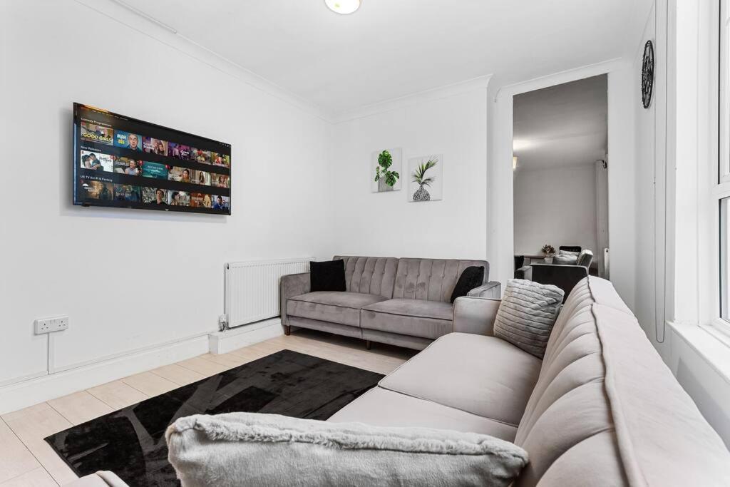 Holiday Home Near Kings Cross Sleep 12 Sp7 Лондон Екстериор снимка
