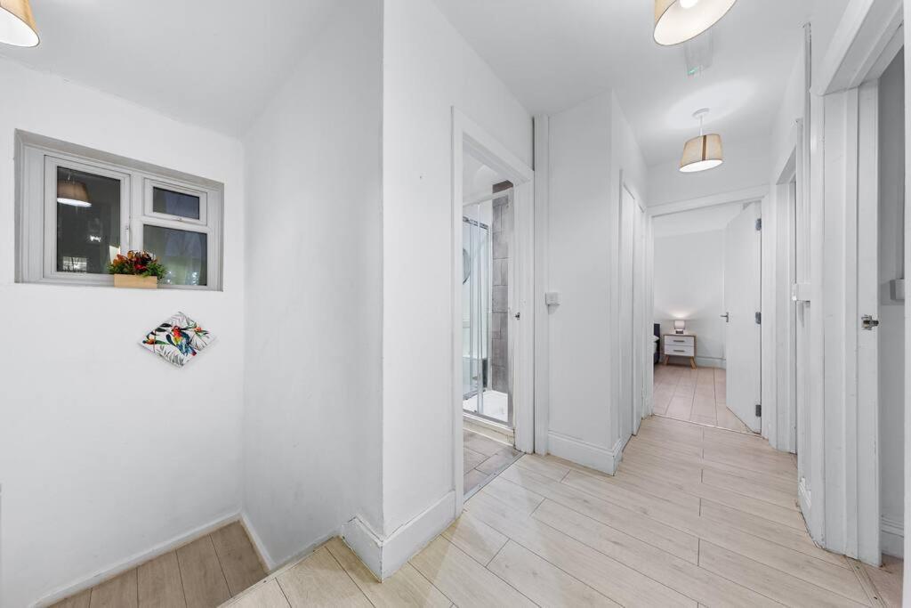 Holiday Home Near Kings Cross Sleep 12 Sp7 Лондон Екстериор снимка