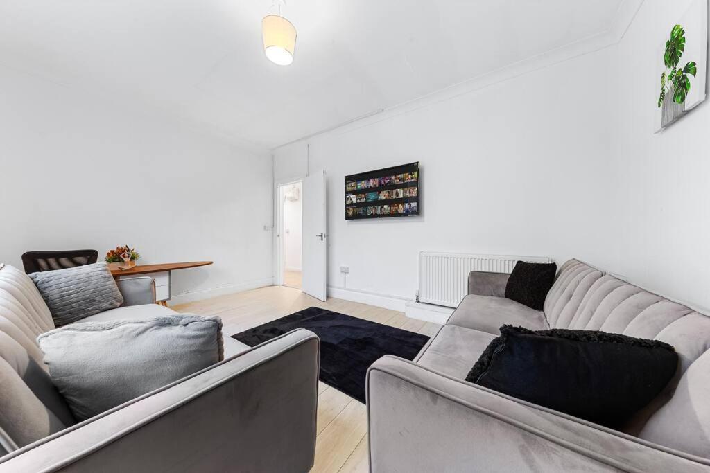 Holiday Home Near Kings Cross Sleep 12 Sp7 Лондон Екстериор снимка