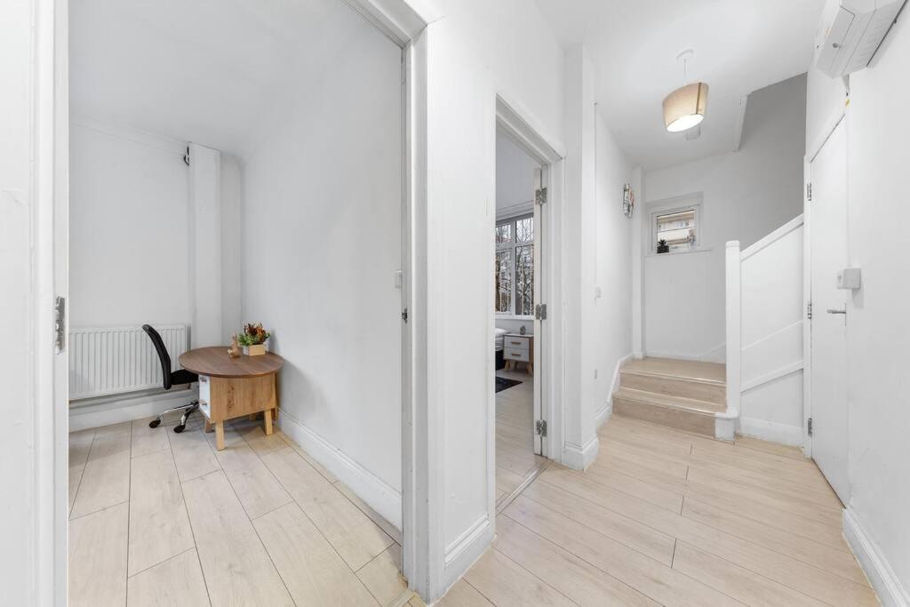 Holiday Home Near Kings Cross Sleep 12 Sp7 Лондон Екстериор снимка