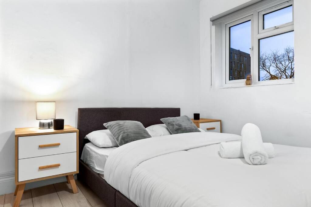 Holiday Home Near Kings Cross Sleep 12 Sp7 Лондон Екстериор снимка