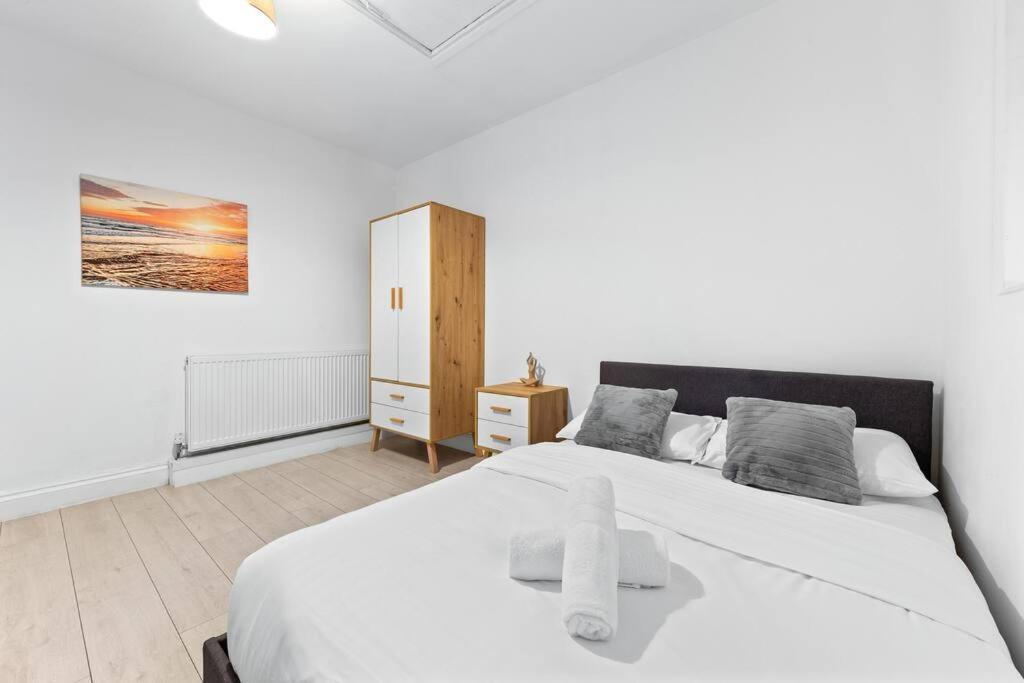 Holiday Home Near Kings Cross Sleep 12 Sp7 Лондон Екстериор снимка