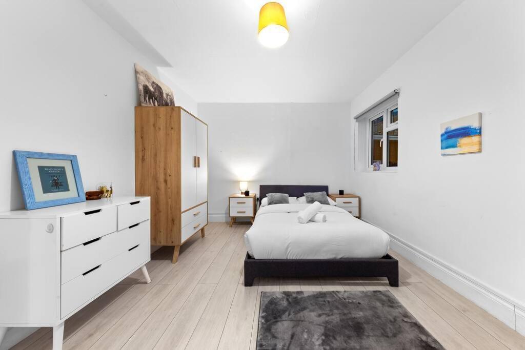 Holiday Home Near Kings Cross Sleep 12 Sp7 Лондон Екстериор снимка