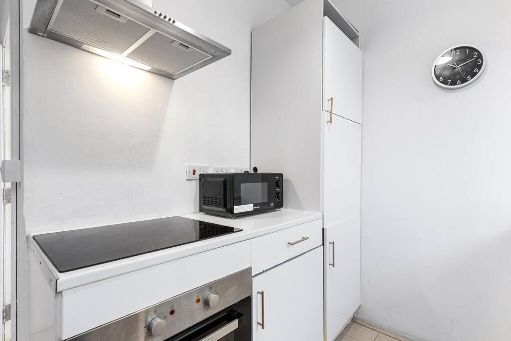 Holiday Home Near Kings Cross Sleep 12 Sp7 Лондон Екстериор снимка