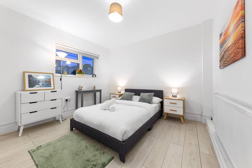 Holiday Home Near Kings Cross Sleep 12 Sp7 Лондон Екстериор снимка