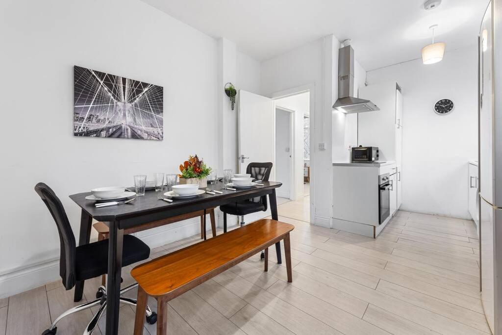 Holiday Home Near Kings Cross Sleep 12 Sp7 Лондон Екстериор снимка