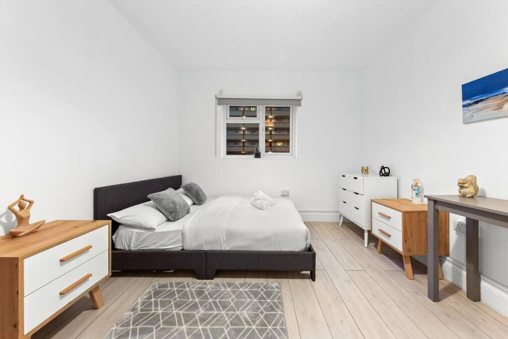 Holiday Home Near Kings Cross Sleep 12 Sp7 Лондон Екстериор снимка